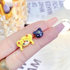 Aretes De Pasta Flexible Hechos A Mano - Estilo: Sailor Y Luna Aretes De Pasta Flexible Hechos A Mano - Estilo: Sailor Y Luna