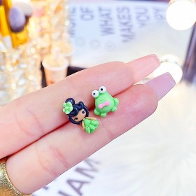 Aretes De Pasta Flexible Hechos A Mano - Estilo: La Princesa Y El Sapo Aretes De Pasta Flexible Hechos A Mano - Estilo: La Princesa Y El Sapo