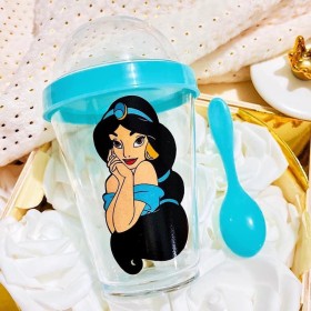 Pequeño Vaso Con Tapa y Cuchara Decorado Personajes - Estilo: Saturno Foto de Pequeño Vaso Con Tapa y Cuchara Decorado Personajes - Estilo: Saturno