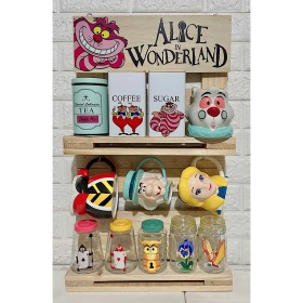 Estación de Café - Estilo: Alicia en el País de las Maravillas con Mueble de Madera Incluido | ¡Envío Gratis! Estación de Café - Estilo: Alicia en el País de las Maravillas con Mueble de Madera Incluido | ¡Envío Gratis!