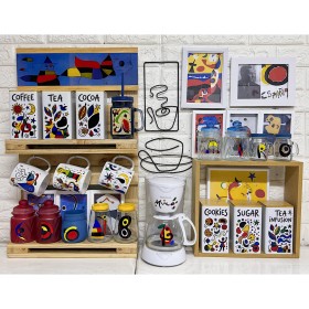 Estación de Café Rústica “Joan Miró” con Mueble de Madera Incluido